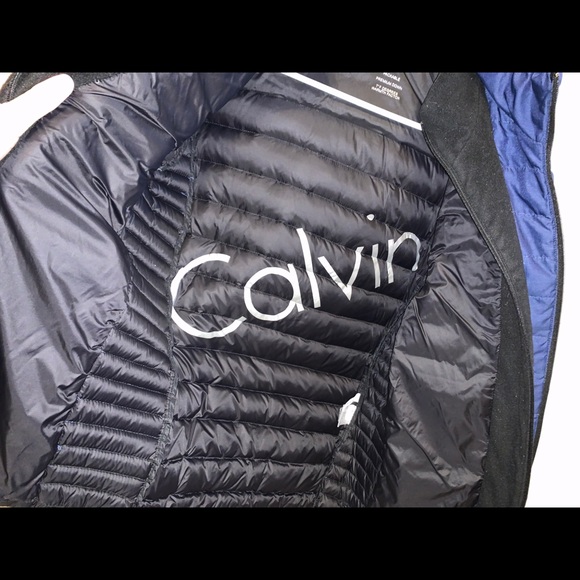 Calvin Klein navy puffer coat - Picture 10 of 15